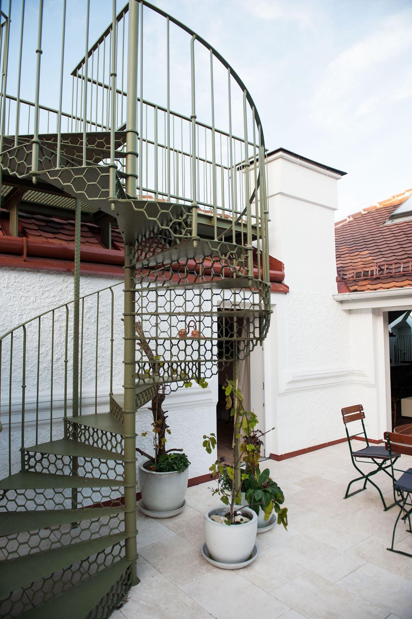 Hotel Weitzer Graz - Centre Of Graz Exterior photo